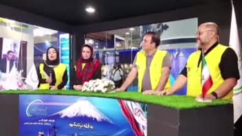 مجری گری، اجرا به زبان انگلیسی برای بینندگان غیر فارسی زبان