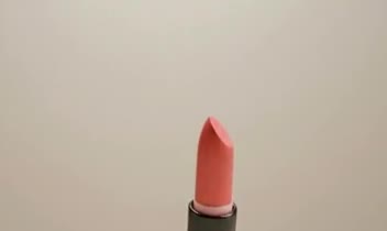 ساخت ویدیوی تبلیغاتی محصول برای استوری و ریلز (افزایش فروش)