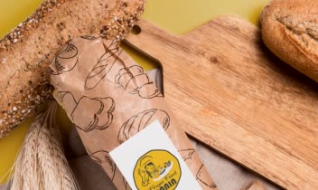 طراحی لوگو، منو و طراحی ظروف بیرون بر