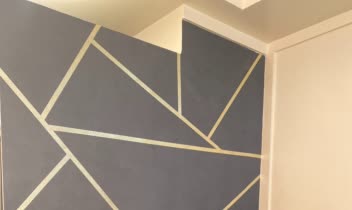 اجرای میکروسمنت و تبدیل دو سطح غیر همسطح و هم جنس به دیوار یکدست