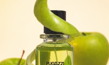 طراحی پوستر تبلیغاتی عطر و ادکلن
