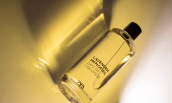 عکاسی از مجموعه عطرهای فروشگاه Beauty store