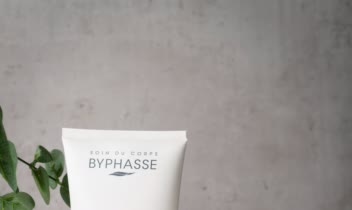 عکاسی تبلیغاتی محصولات مراقبت بدن Byphasse