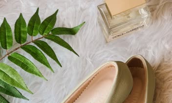 عکاسی از کفش برای پیج اینستاگرام