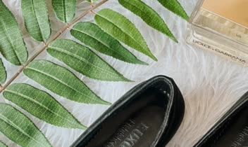 عکاسی از کفش برای پیج اینستاگرام