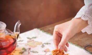 عکاسی صنعتی و تبلیغاتی پک کیک و شیرینی