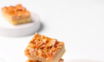 عکاسی صنعتی و تبلیغاتی پک کیک و شیرینی