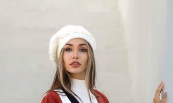 عکاسی پوشاک با مدل در فضای بیرونی