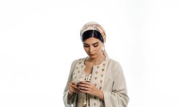 عکاسی پوشاک با مدل در فضای داخلی