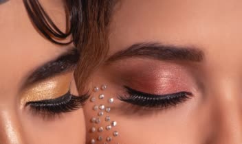 عکاسی و ریتاچ عکس تبلیغاتی سالن زیبایی