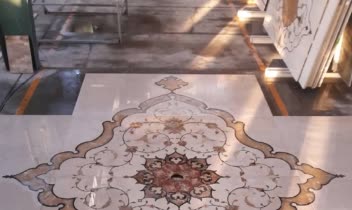 طراحی تایل واترجت کف ودیوار با سنگ طبیعی مرمر ( مکان : دوحه قطر )