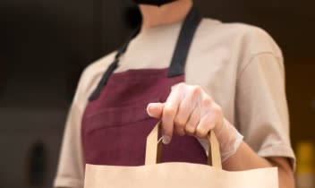 طراحی لوگو برای شیرینی پزی تشریفات