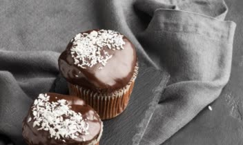 طراحی لوگو برای شیرینی پزی تشریفات