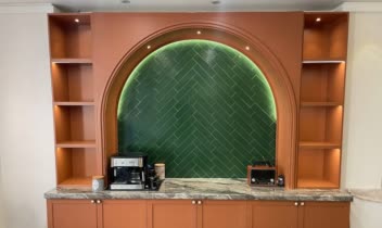 طراحی دکوراسیون خانه - کتابخانه و مینی بار