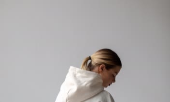 طراحی لوگو برای برند velina در حوزه پوشاک زنانه