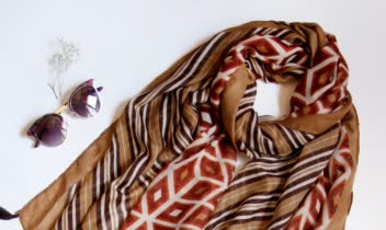 پروژه ی عکاسی از شال و روسری ..
