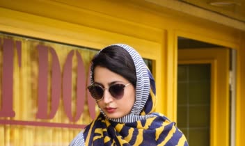 عکاسی از شال و روسری در فضای باز