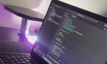 سیستم هوشمند دسته‌بندی خودکار محصولات فشن