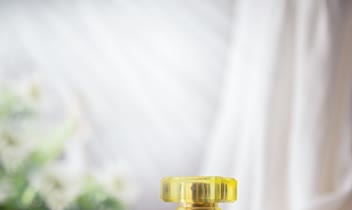 عکاسی تبلیغاتی  از عطر و ادکلن