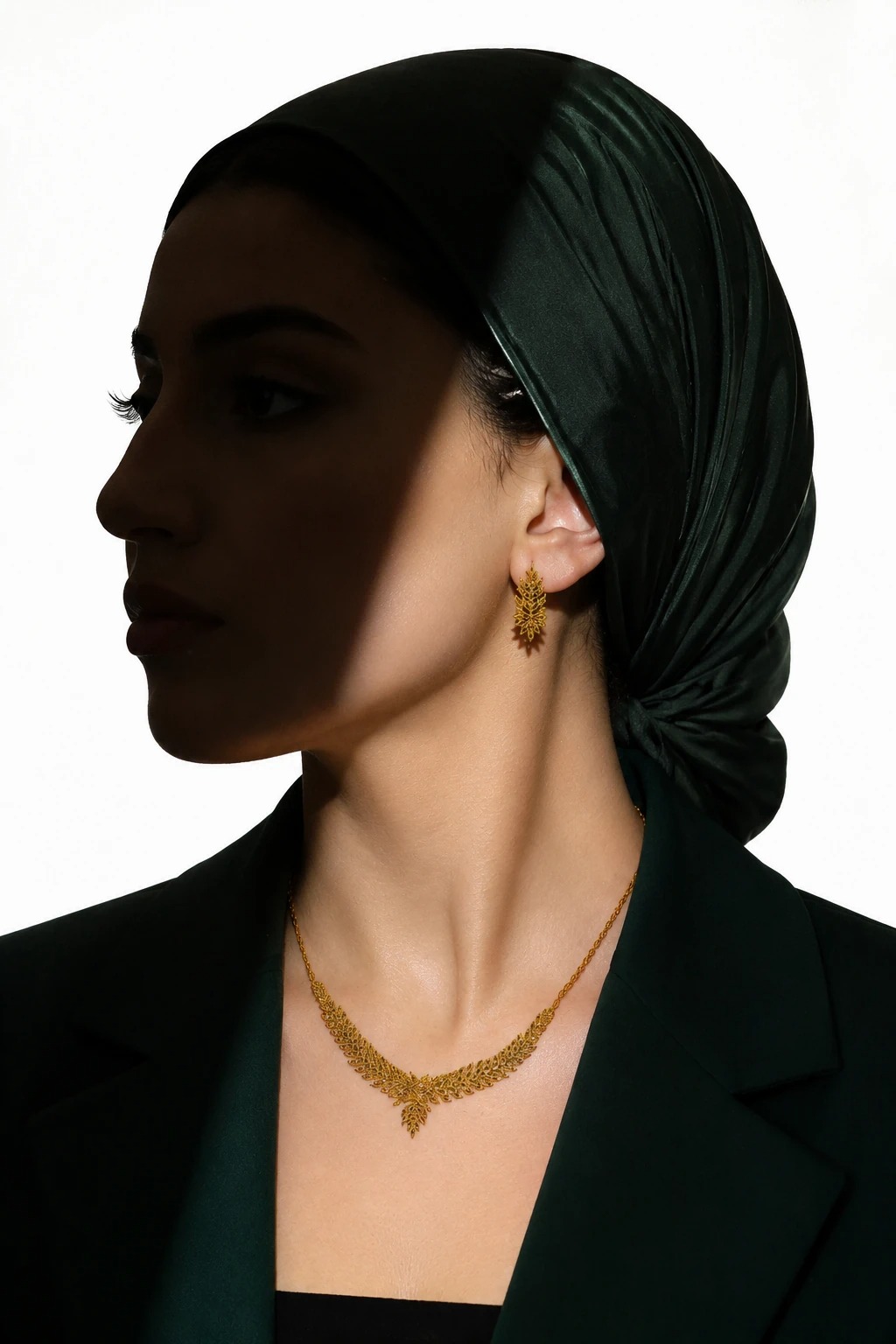 عکاسی طلا تبلیغاتی برند صنا گلد