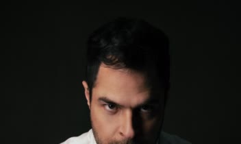 عکاسی پرتره هنری برای پورتفولیوی بازیگر تئاتر