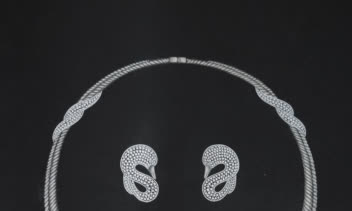 طراحی دستی جواهرات با آبرنگ و مداد