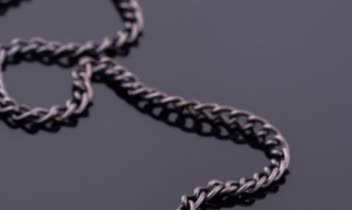 عکاسی محصول/ عکاسی استودیویی از گردنبند