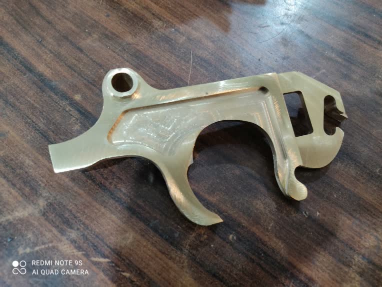 طراحی و ساخت قطعات دستگاه میله راهنما