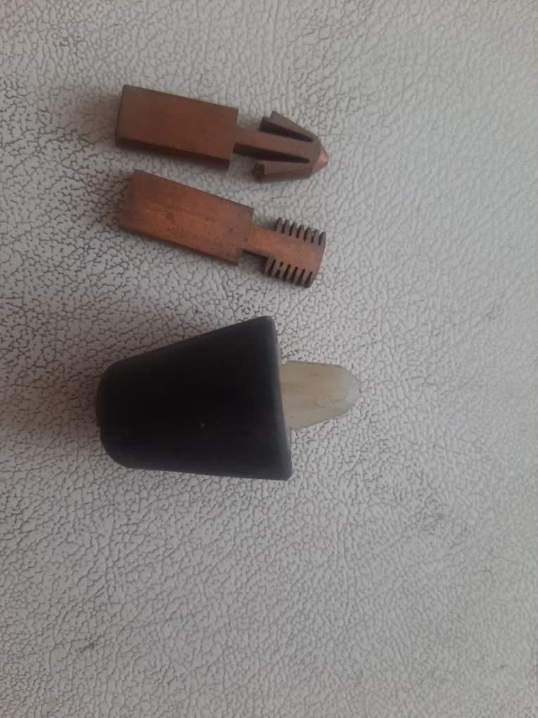 خار ضربه گیر درب عقب صندوق 206