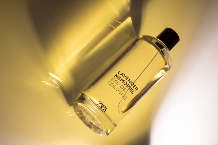 عکاسی از مجموعه عطرهای فروشگاه Beauty store