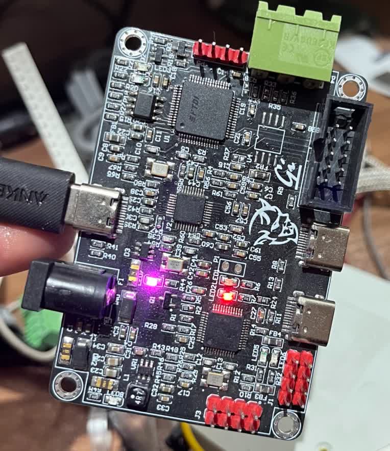 ساخت برد مولتی پراگرامر STM32/STM8/FPGA