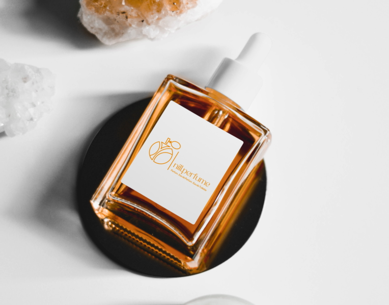 طراحی لوگو| لوگو ترکیبی| حوزه‌ی کاری: عطر فروشی