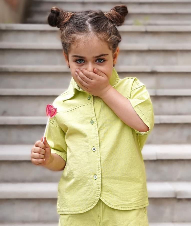 عکاسی خیابانی برند لباس بچگانه