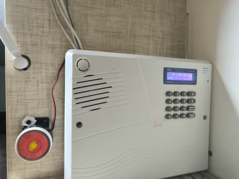 نصب دزدگیر اماکن silex به همراه آژیر و چشمی ها