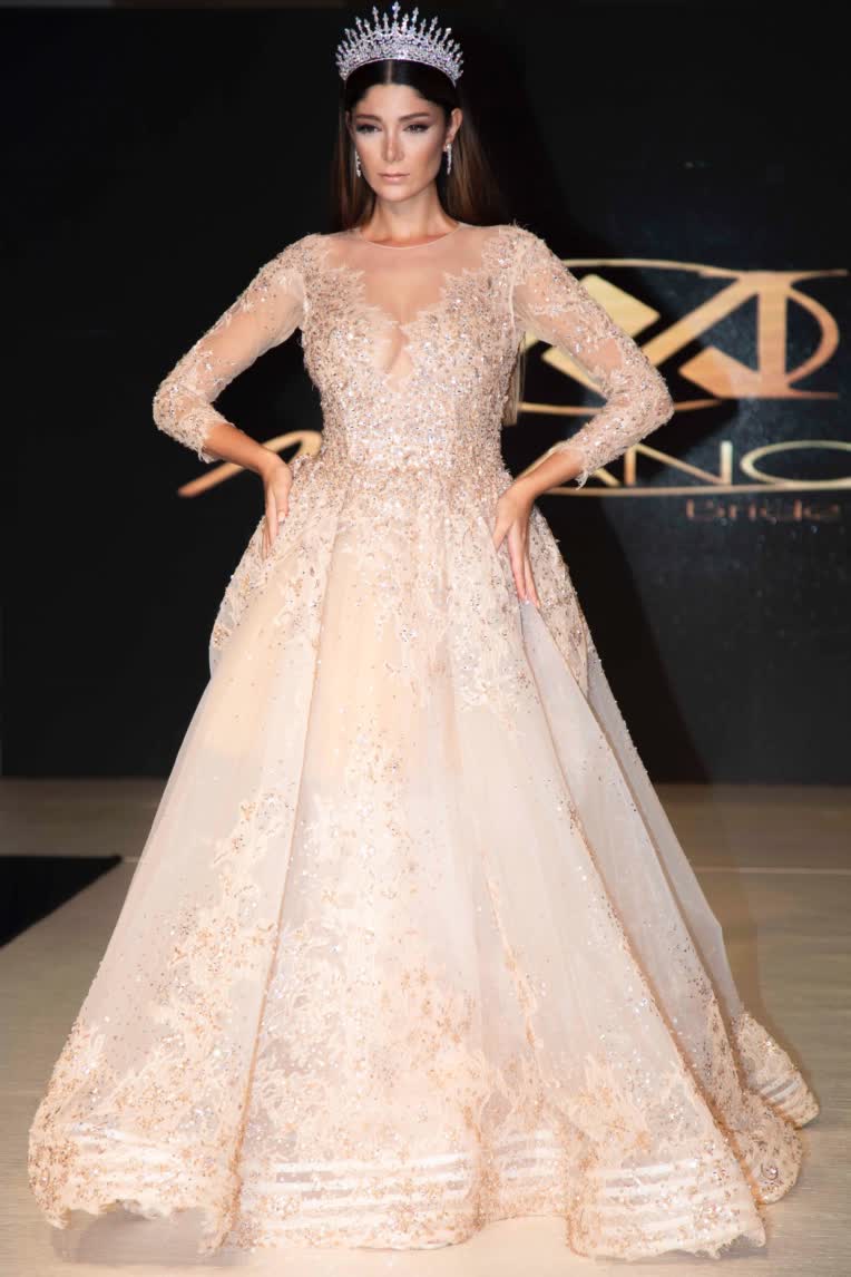 عکاسی تبلیغاتی از runwayاستانبول ۲۰۲۳