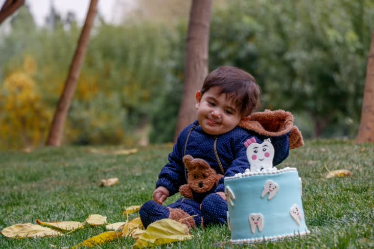 عکاسی از کودک در فضای باز با ادیت