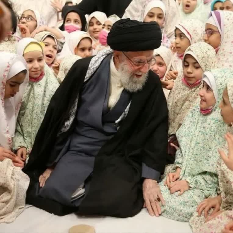 تایپ سئوالات زیست شیمی زمین ریاضی فیزیک و حتی طرح سئوال از آنها