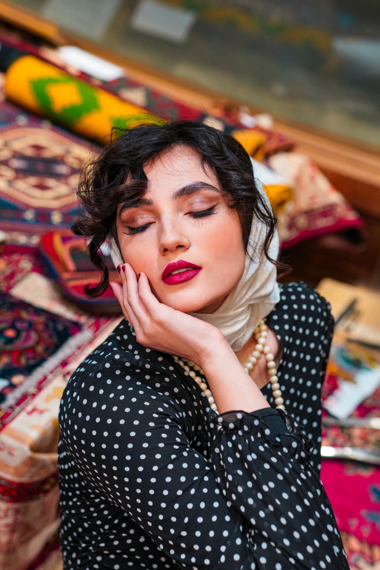 عکاسی پرتره در فضای زیبای تهران قدیم