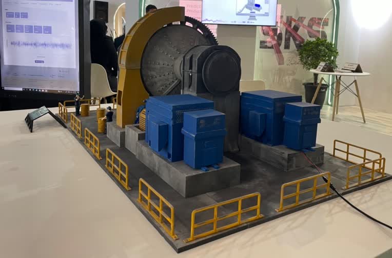ماکت سه‌بعدی صنعتی — مدل مفهومی آسیاب نیمه‌خودشکن (SAG Mill)