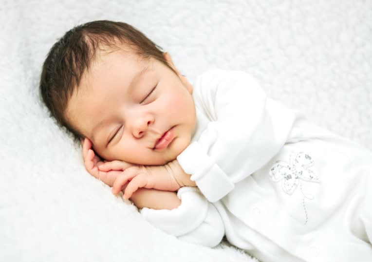 عکاسی نوزادی و جزییات زیر یک ماهگی